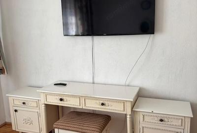 Apartament cu 3 camere decomandat în Rogerius