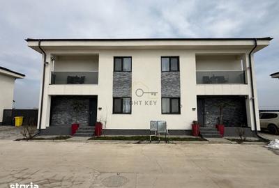 Casă cu 5 camere cu Teren 250 Mp în Clinceni