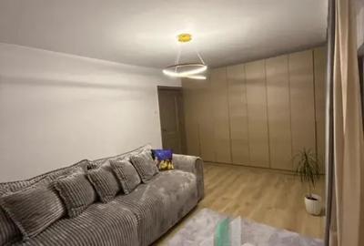 Apartament cu 3 camere semidecomandat în Zorilor