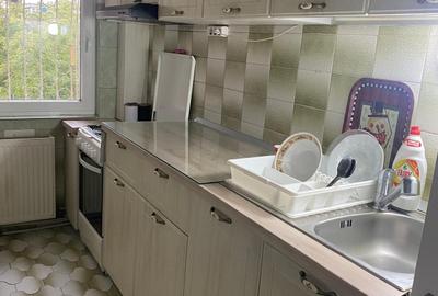 Apartament cu 3 camere decomandat în Rahova