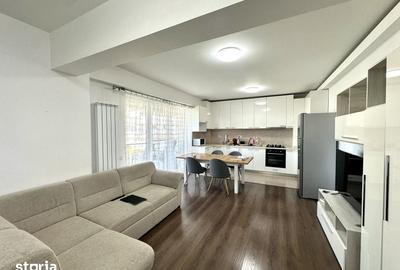Apartament cu 4 camere semidecomandat în Între Lacuri