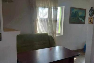 Casă cu 2 camere cu Teren 2500 Mp în Bâlvănești