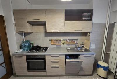Apartament cu 2 camere decomandat, mobilat în P-ța Muncii