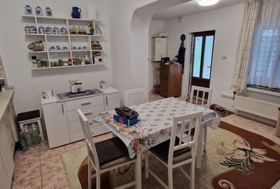 Casă individuală cu 3 camere cu Canalizare în Central - 7
