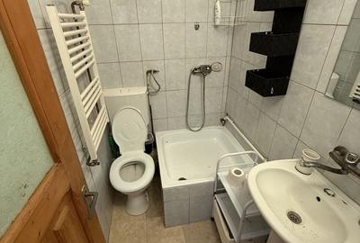 Garsonieră decomandată în Central