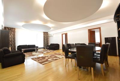 Apartament cu 4 camere decomandat în Herăstrău