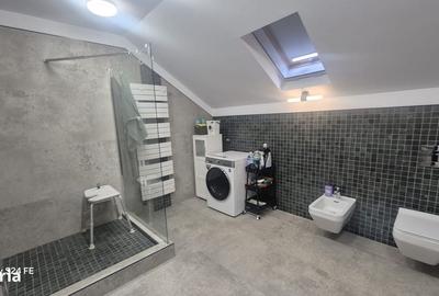 Casă cu 4 camere în Bistrița
