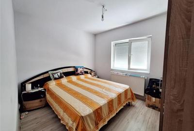 Apartament cu 2 camere semidecomandat, mobilat în Mioriței