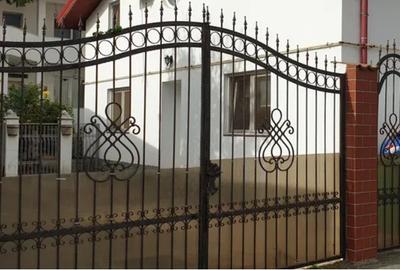 Casă individuală cu 4 camere cu Teren 100 Mp în Crângași