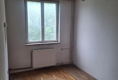 Apartament cu 3 camere decomandat în Craiovei - 4