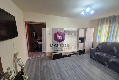 Apartament cu 3 camere semidecomandat, mobilat în Micro III