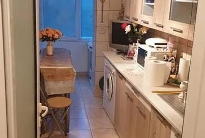 Garsonieră decomandată în Girocului