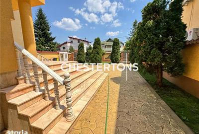 Casă cu 10 camere cu Teren 956 Mp în Central - 3