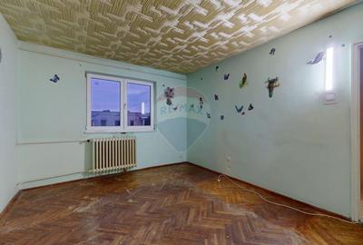 Apartament cu 3 camere semidecomandat în Electroprecizia