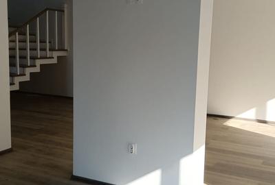 Casă cu 3 camere cu Teren 400 Mp în Budeasa