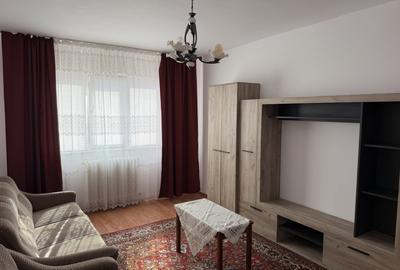 Apartament cu 3 camere decomandat, mobilat în Vasile Aaron