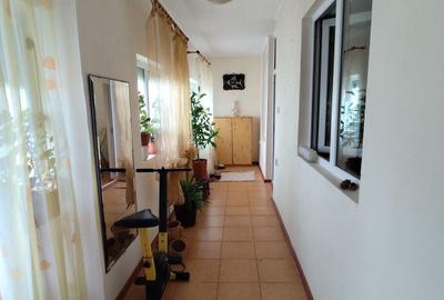 Casă cu 3 camere în Bălcești - 4
