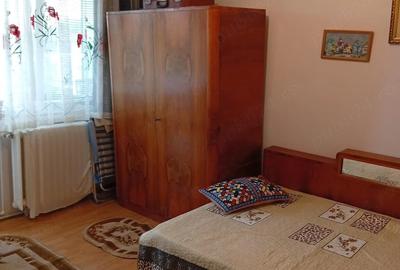 Apartament cu 3 camere semidecomandat în Hipodrom
