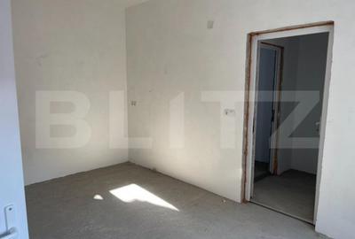 Casă cu 5 camere cu Teren 985 Mp în Central - 1
