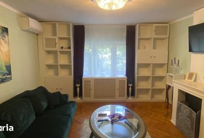 Apartament cu 3 camere decomandat în Nerva Traian