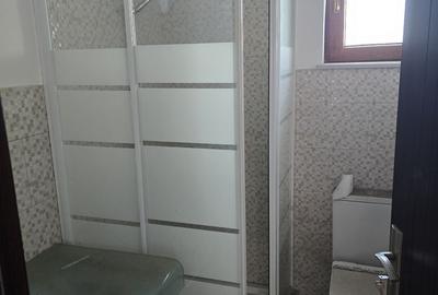 Apartament cu 4 camere în Craiovița Nouă