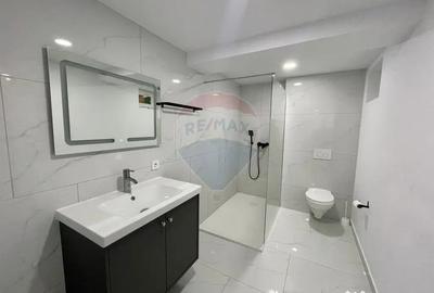 Casă cu 4 camere cu Teren 1397 Mp în Poiana
