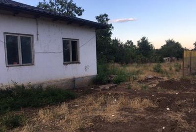 Casă cu 4 camere în Tătarca