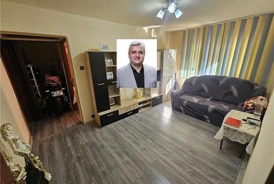 Apartament cu 3 camere semidecomandat în Micro III