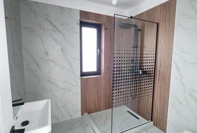 Casă cu 4 camere cu Teren 342 Mp în Central