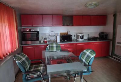 Casă cu 3 camere decomandat cu Teren 875 Mp în Central