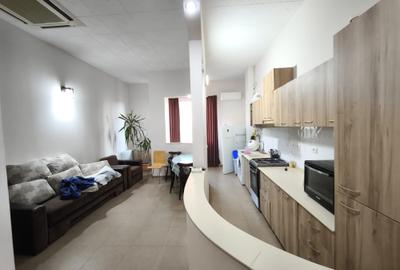 Apartament cu 3 camere decomandat în Faleza Nord