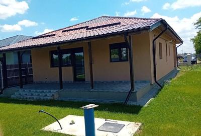 Casă cu 4 camere cu Teren 571 Mp în Crevedia - 2