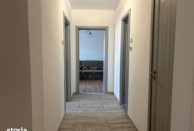 Apartament cu 2 camere decomandat în Titan