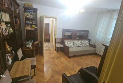 Apartament cu 2 camere semidecomandat, mobilat în Aleea Trandafirilor - 10
