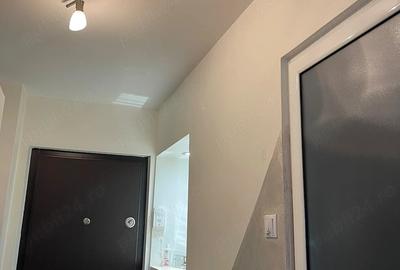 Apartament cu 3 camere decomandat în Între Lacuri