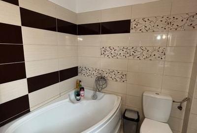Apartament cu 3 camere decomandat în Cug