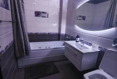 Apartament cu 2 camere decomandat, mobilat în Central
