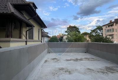 Casă cu 4 camere cu Teren 370 Mp în Dorobanți