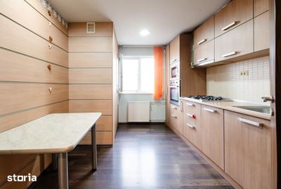 Apartament cu 3 camere decomandat în Aradul Nou