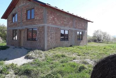 Casă cu Teren 825 Mp în Daia