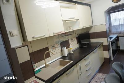 Apartament cu 2 camere decomandat, mobilat în Central
