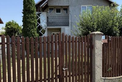 Casă cu 4 camere în Strejnicu