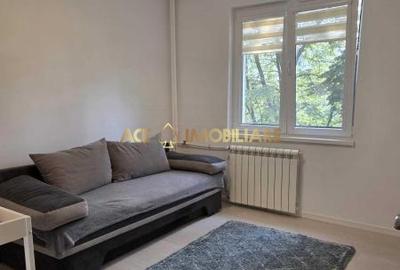 Apartament cu 3 camere decomandat, mobilat în Crângași