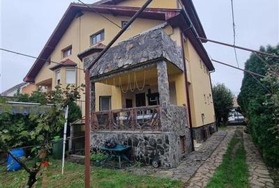 Casă cu 8 camere cu Garaj în Sâncraiu de Mureș - 2
