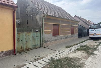 Casă cu Teren 750 Mp în Central