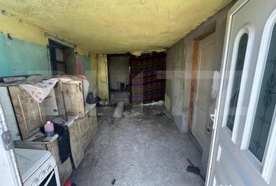 Casă cu 4 camere cu Teren 2200 Mp în Central - 2