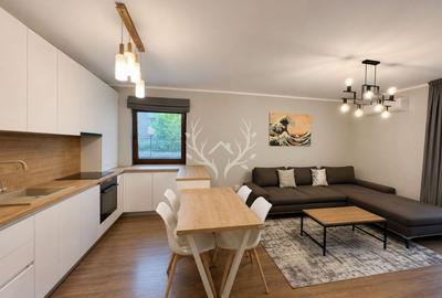 Apartament cu 3 camere semidecomandat, mobilat în Europa