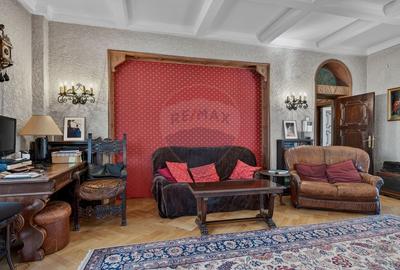Apartament cu 10 camere decomandat, mobilat în Capitale - 31