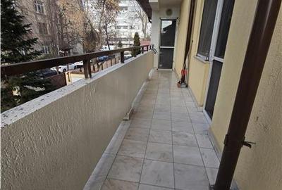 Casă cu 7 camere cu Canalizare în 1 Mai - 11