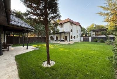 Casă cu 9 camere cu Canalizare în Splaiul Unirii